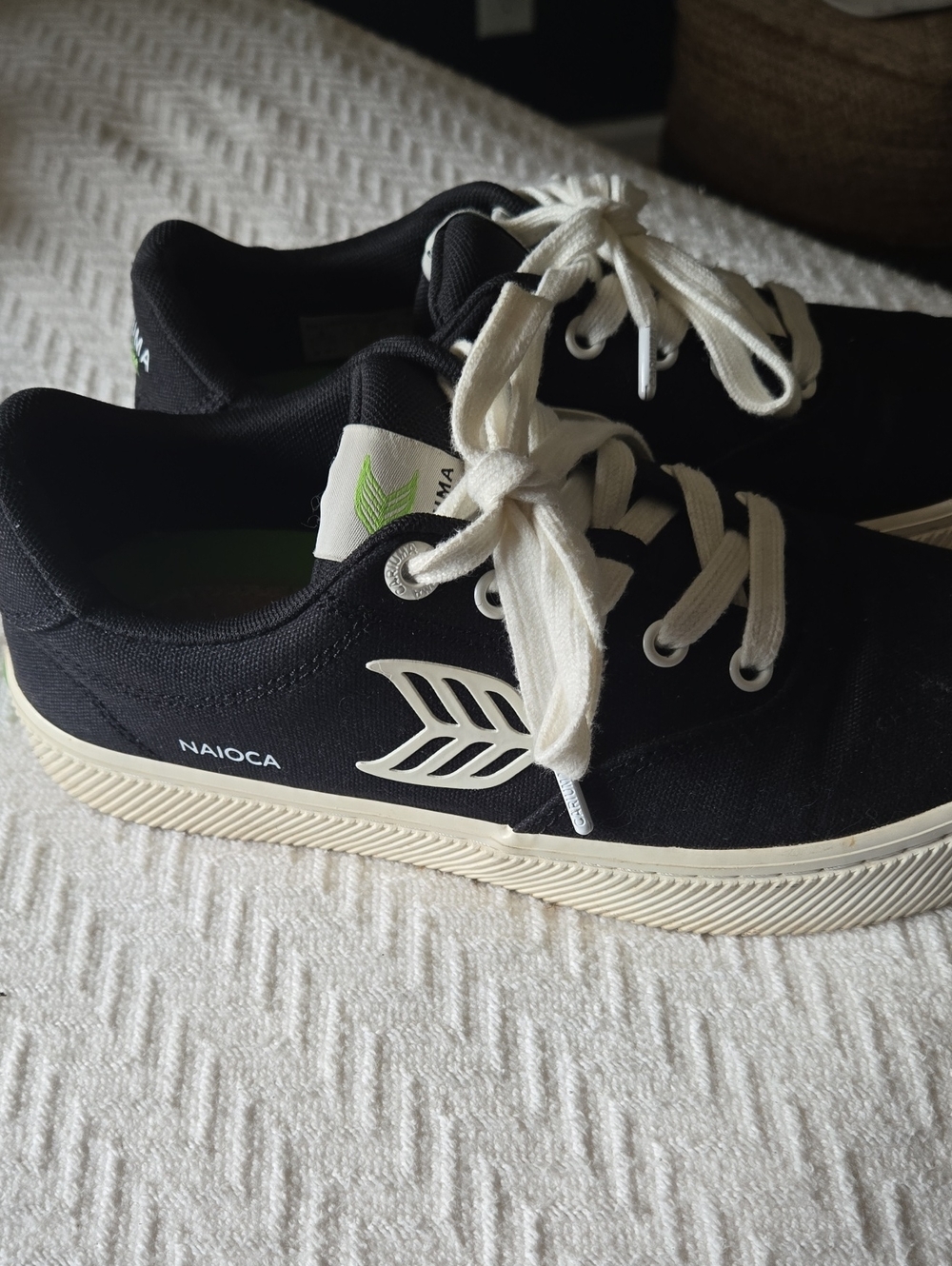 Cariuma Black Canvas Naioca Sneakers Size 8